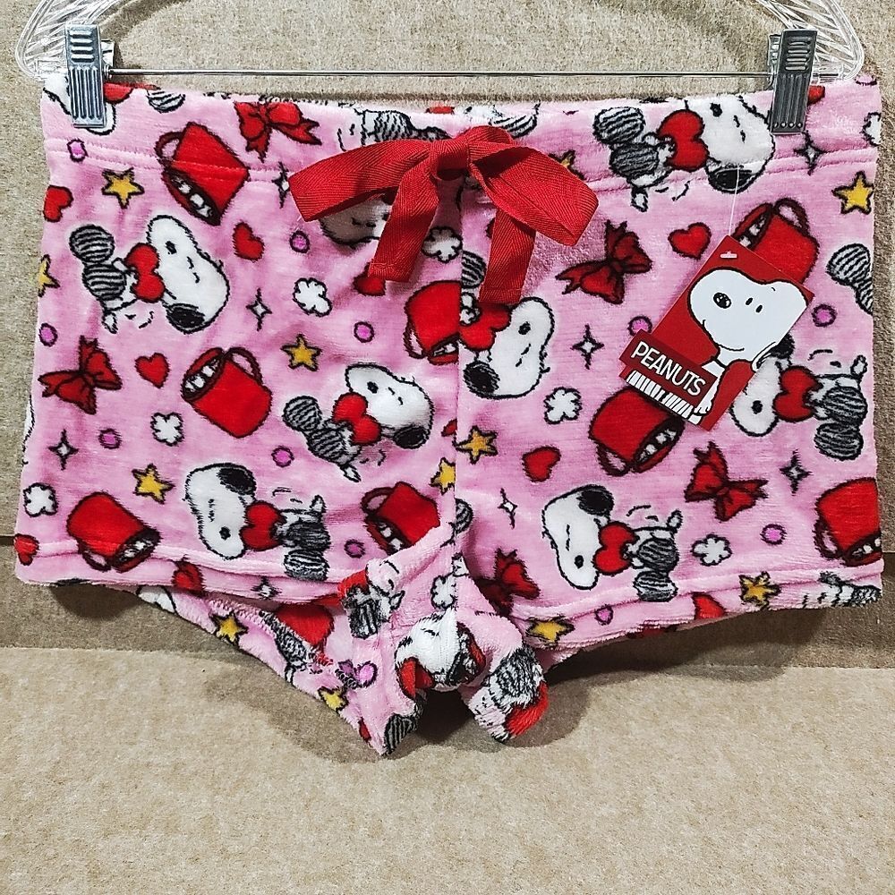 Peanuts Pink and Red Plush Valentine Snoopy Heart Shorts -A